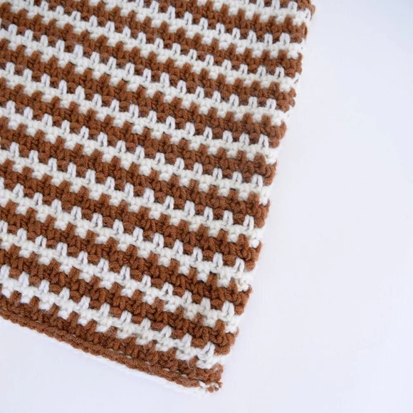 Homemade HANDKNIT Turtleneck Cowl Neck Tunic Vest Cream  and Brown Woman's - Picture 7 of 11